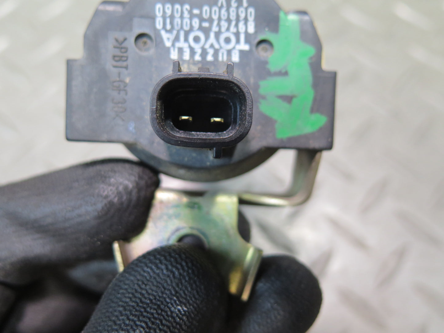 1998-2007 Lexus UZJ100L LX470 Door Lock Chime Buzzer 89747-60010