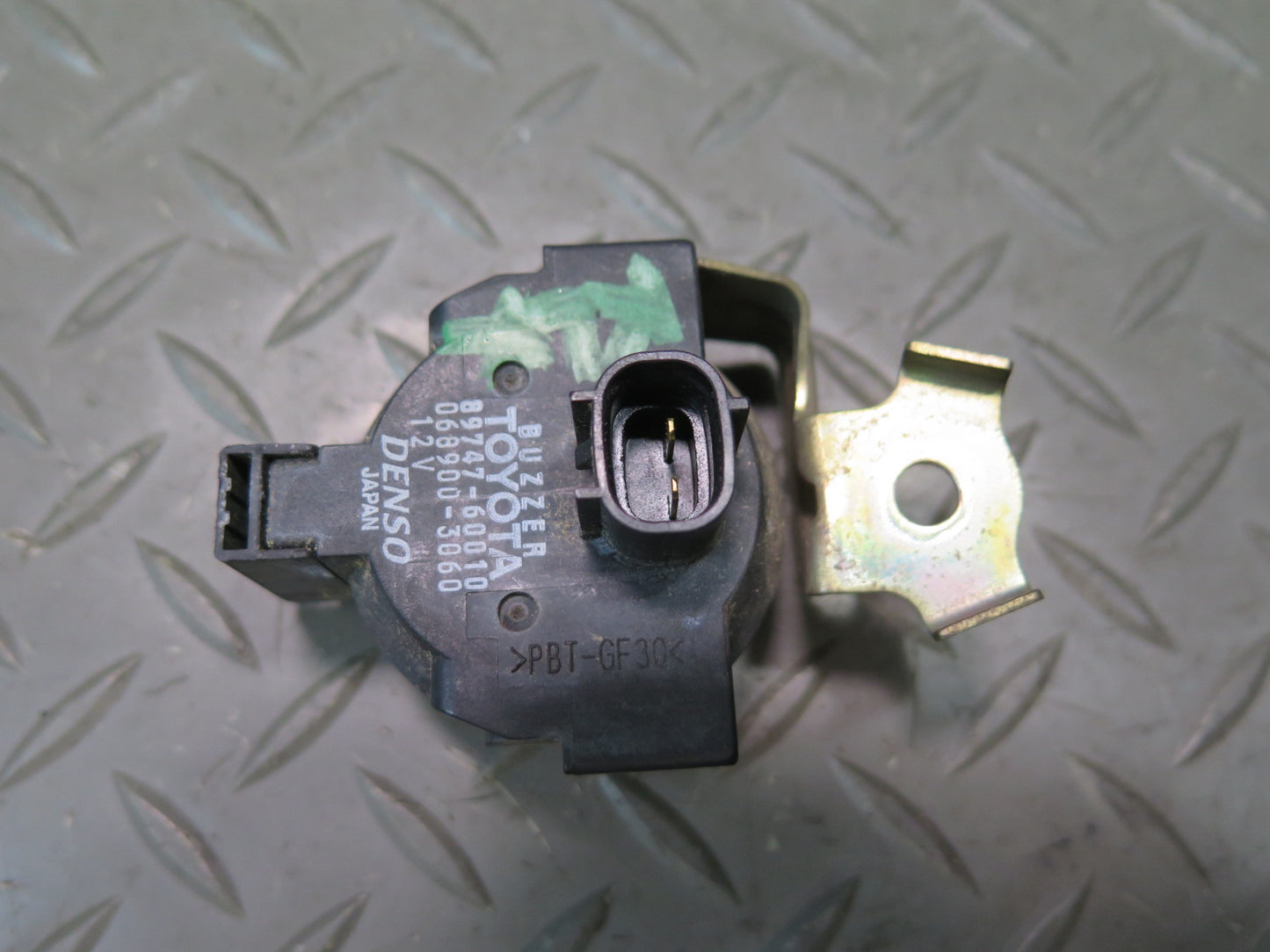 1998-2007 Lexus UZJ100L LX470 Door Lock Chime Buzzer 89747-60010
