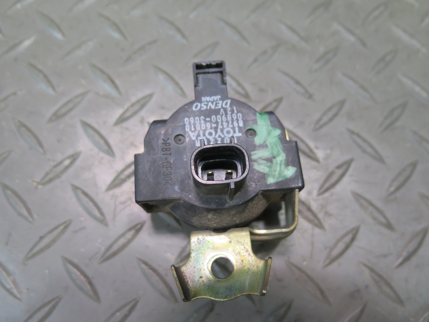 1998-2007 Lexus UZJ100L LX470 Door Lock Chime Buzzer 89747-60010
