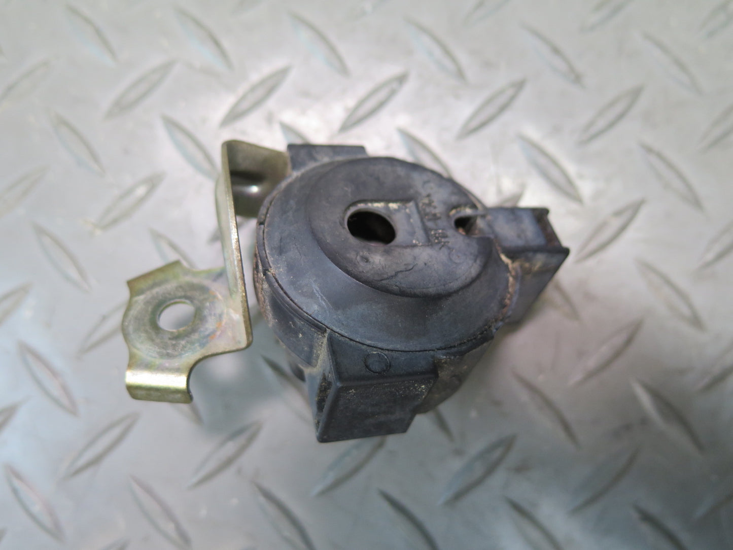 1998-2007 Lexus UZJ100L LX470 Door Lock Chime Buzzer 89747-60010