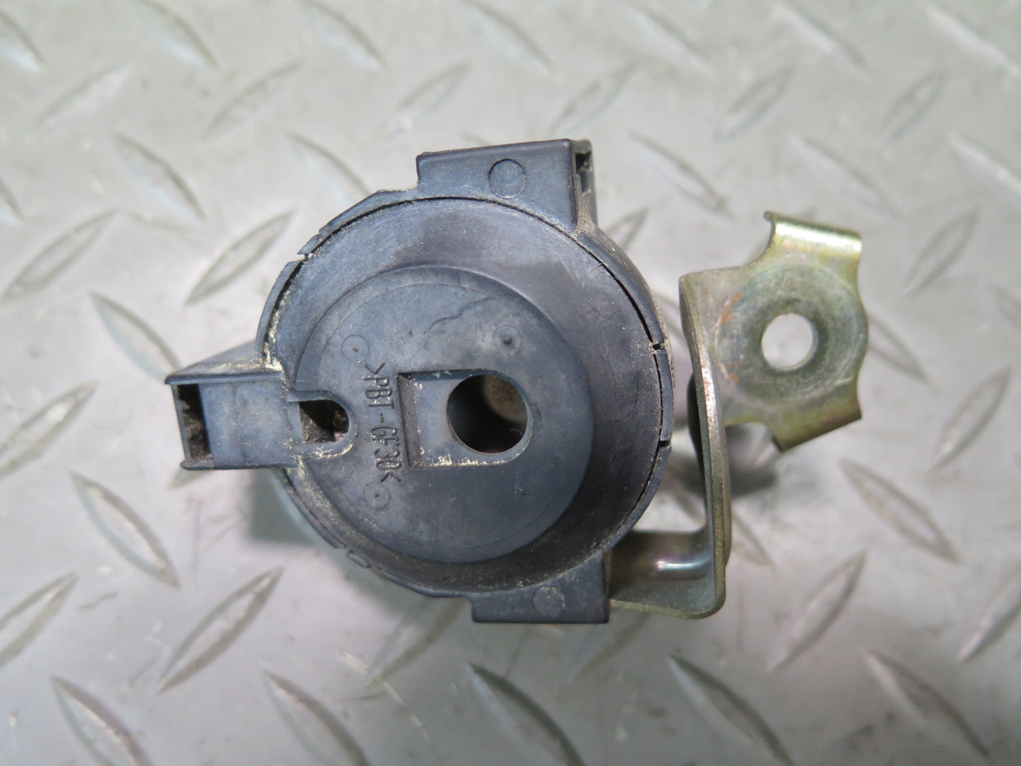 1998-2007 Lexus UZJ100L LX470 Door Lock Chime Buzzer 89747-60010