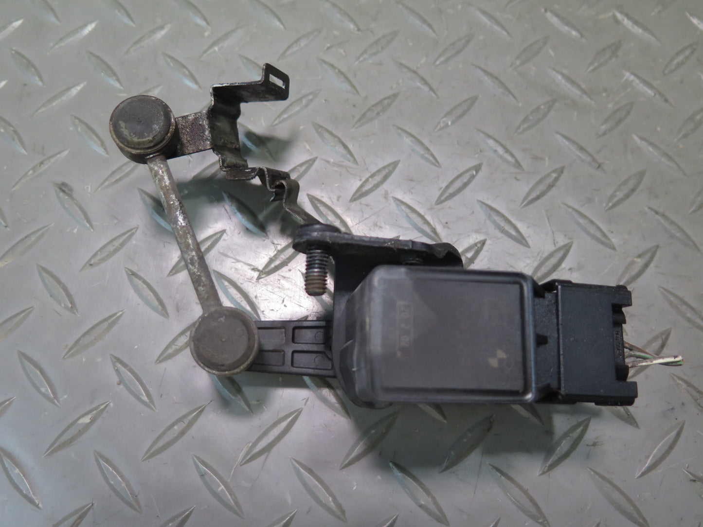 2001-2006 BMW E46 M3 Rear Suspension Height Level Sensor Set of 2