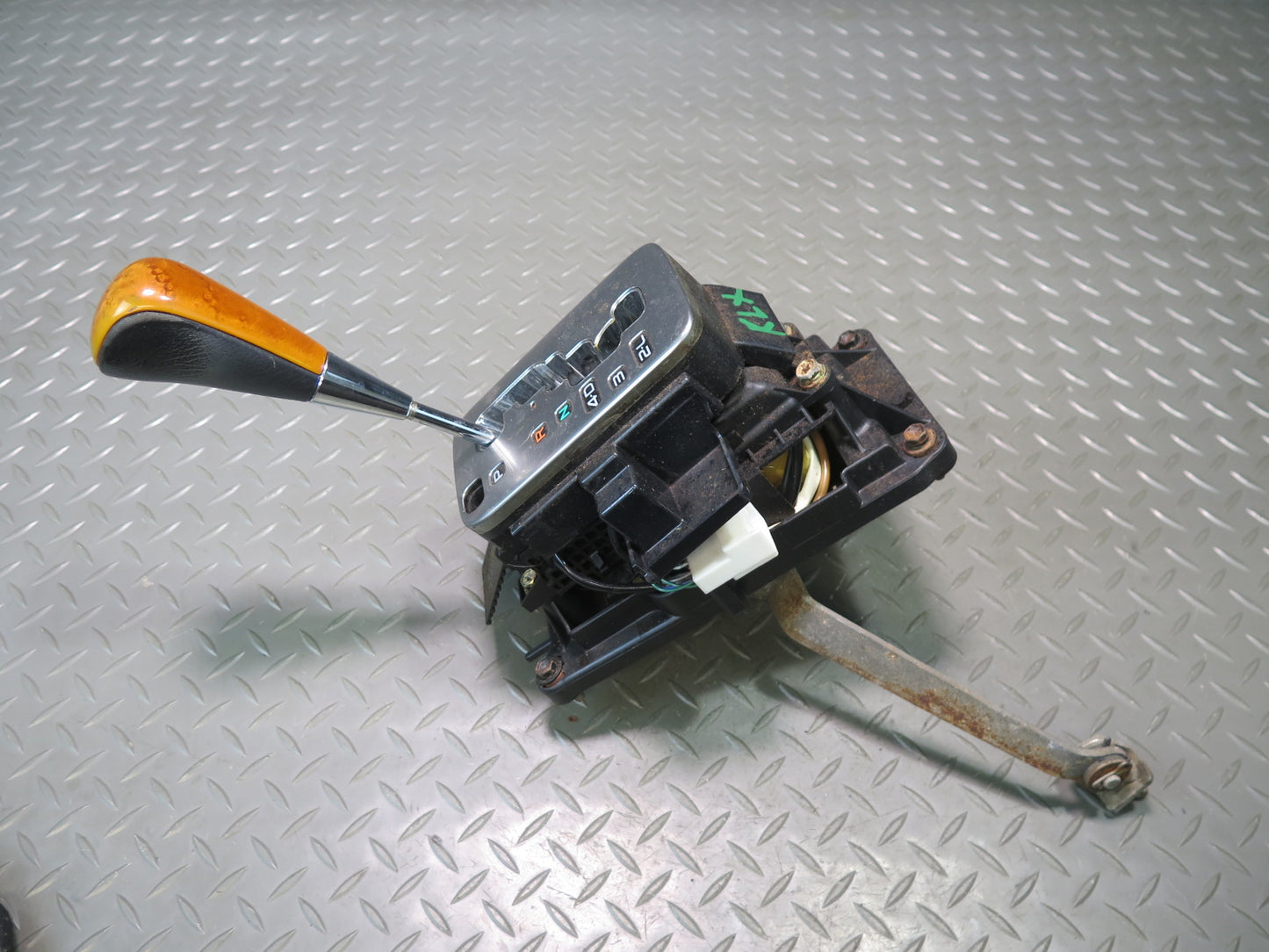 2003-2007 Lexus UZJ100L LX470 A/T Automatic Transmission Gear Shifter Selector