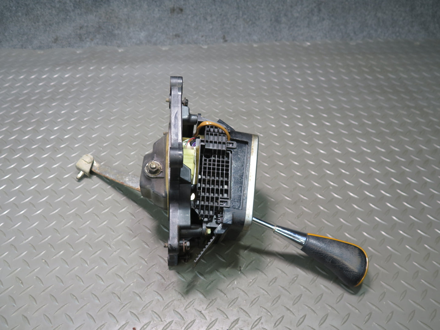 2003-2007 Lexus UZJ100L LX470 A/T Automatic Transmission Gear Shifter Selector