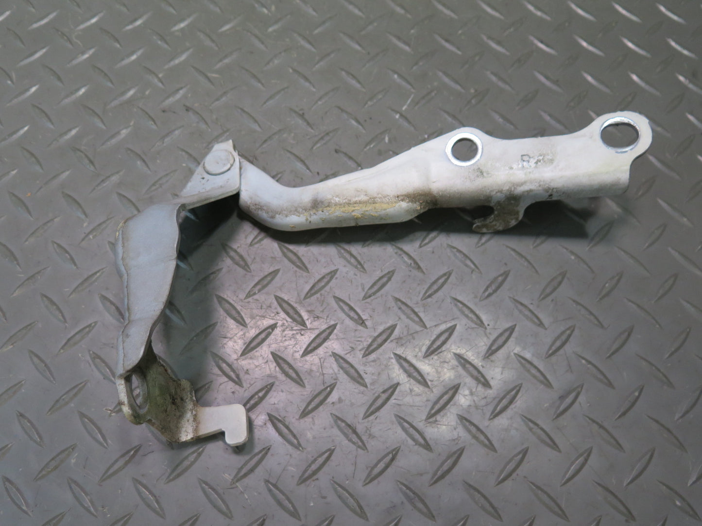 1998-2007 Lexus UZJ100L LX470 Front Left & Right Hood Hinge Set of 2