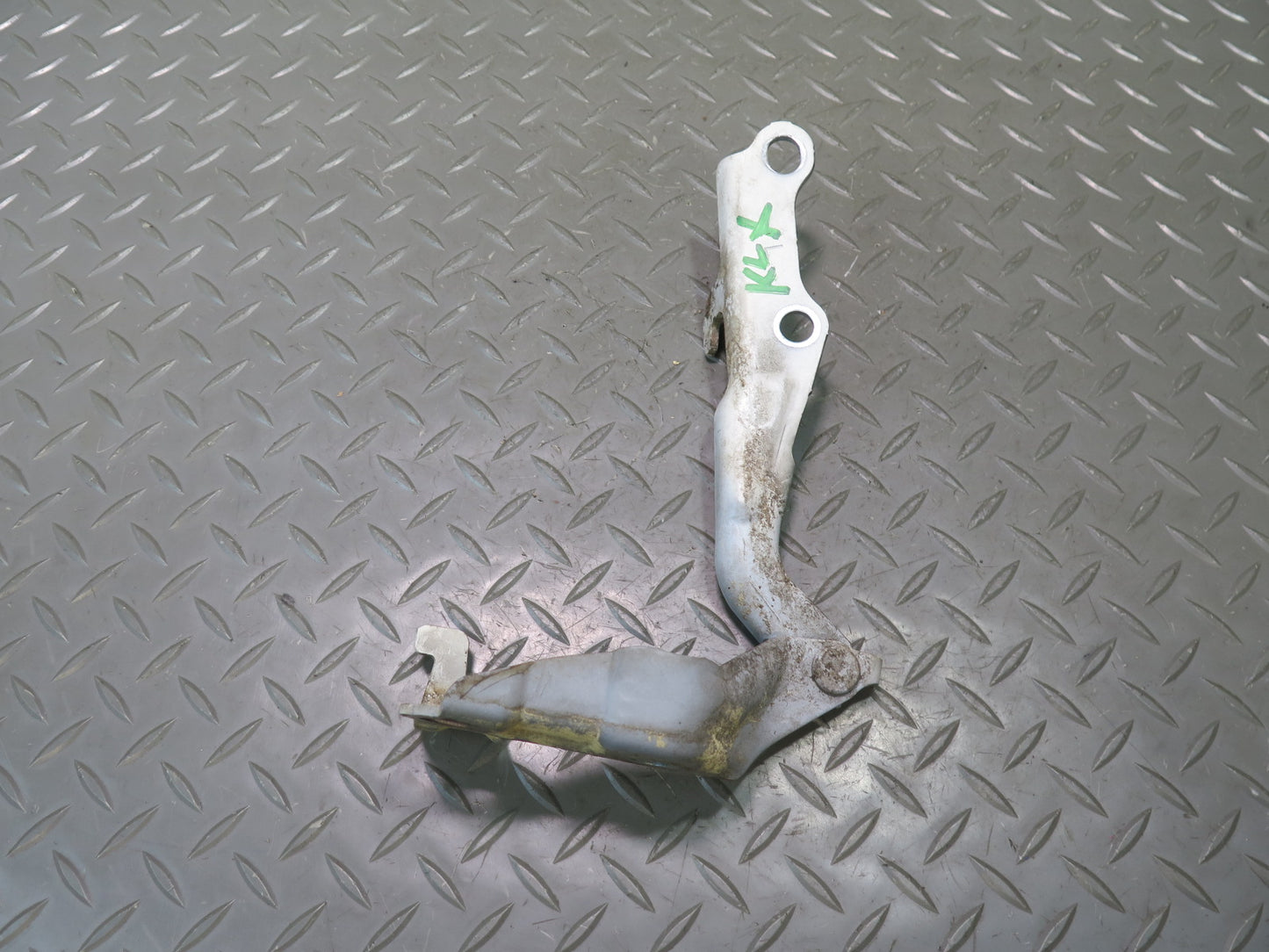 1998-2007 Lexus UZJ100L LX470 Front Left & Right Hood Hinge Set of 2