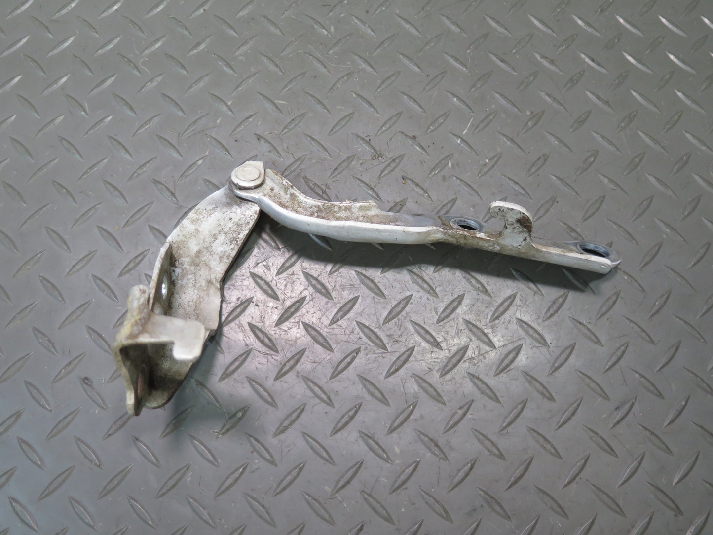 1998-2007 Lexus UZJ100L LX470 Front Left & Right Hood Hinge Set of 2