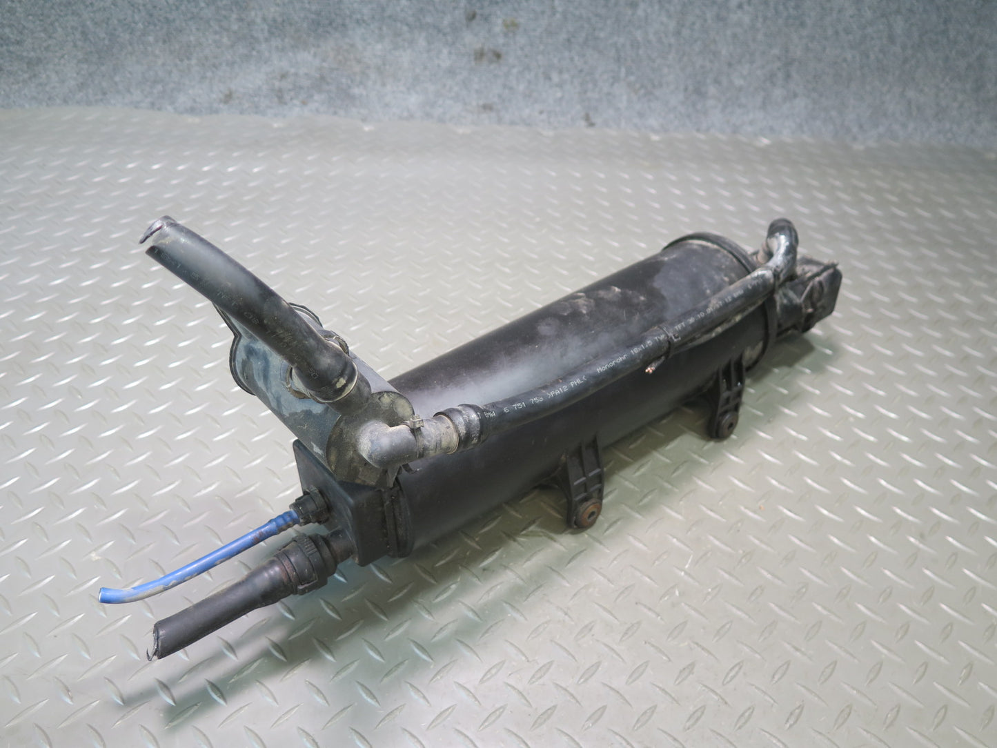 2001-2006 BMW E46 3-SERIES M54 S54 Fuel Evaporator Charcoal Vapor Canister