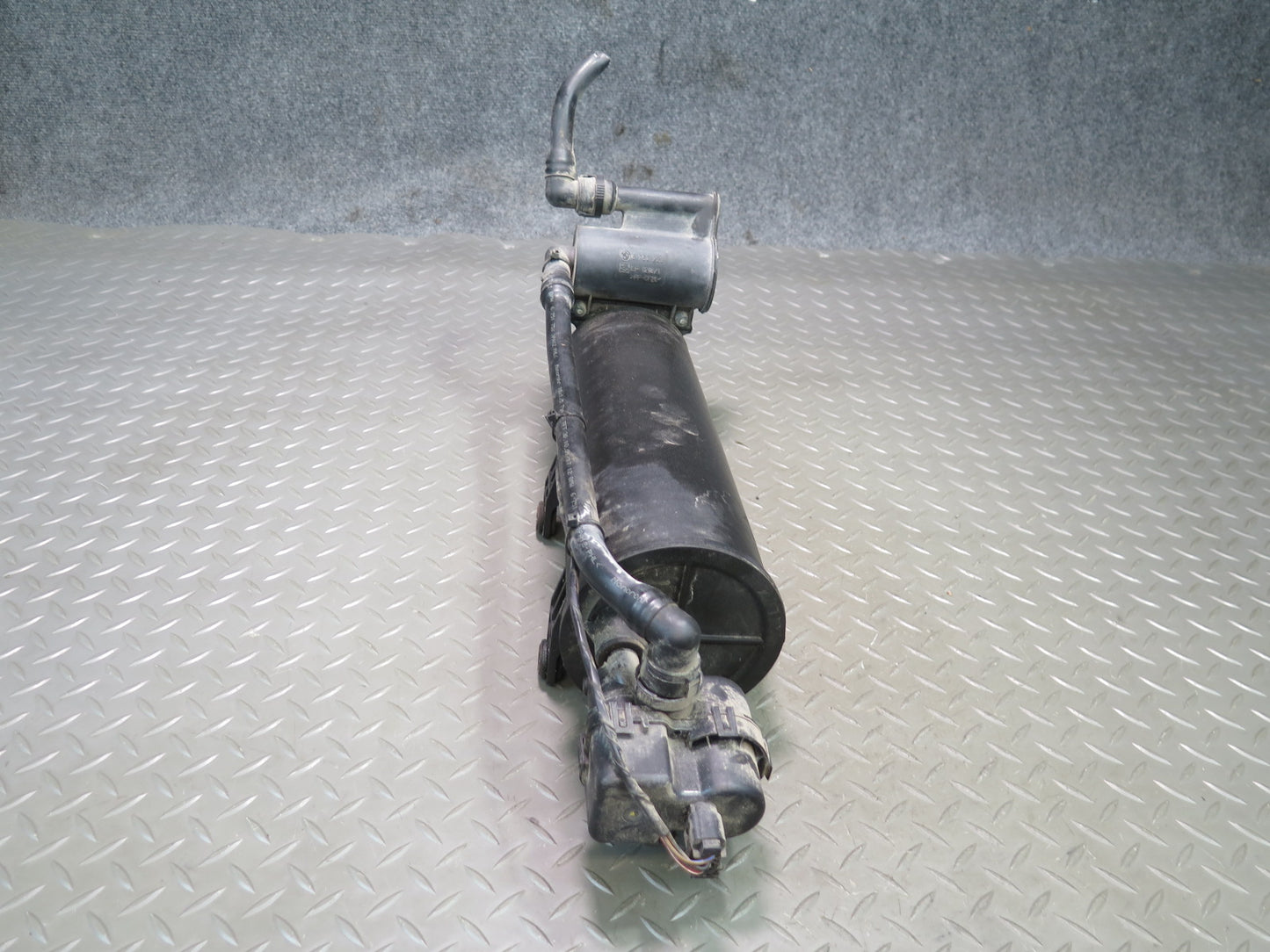 2001-2006 BMW E46 3-SERIES M54 S54 Fuel Evaporator Charcoal Vapor Canister
