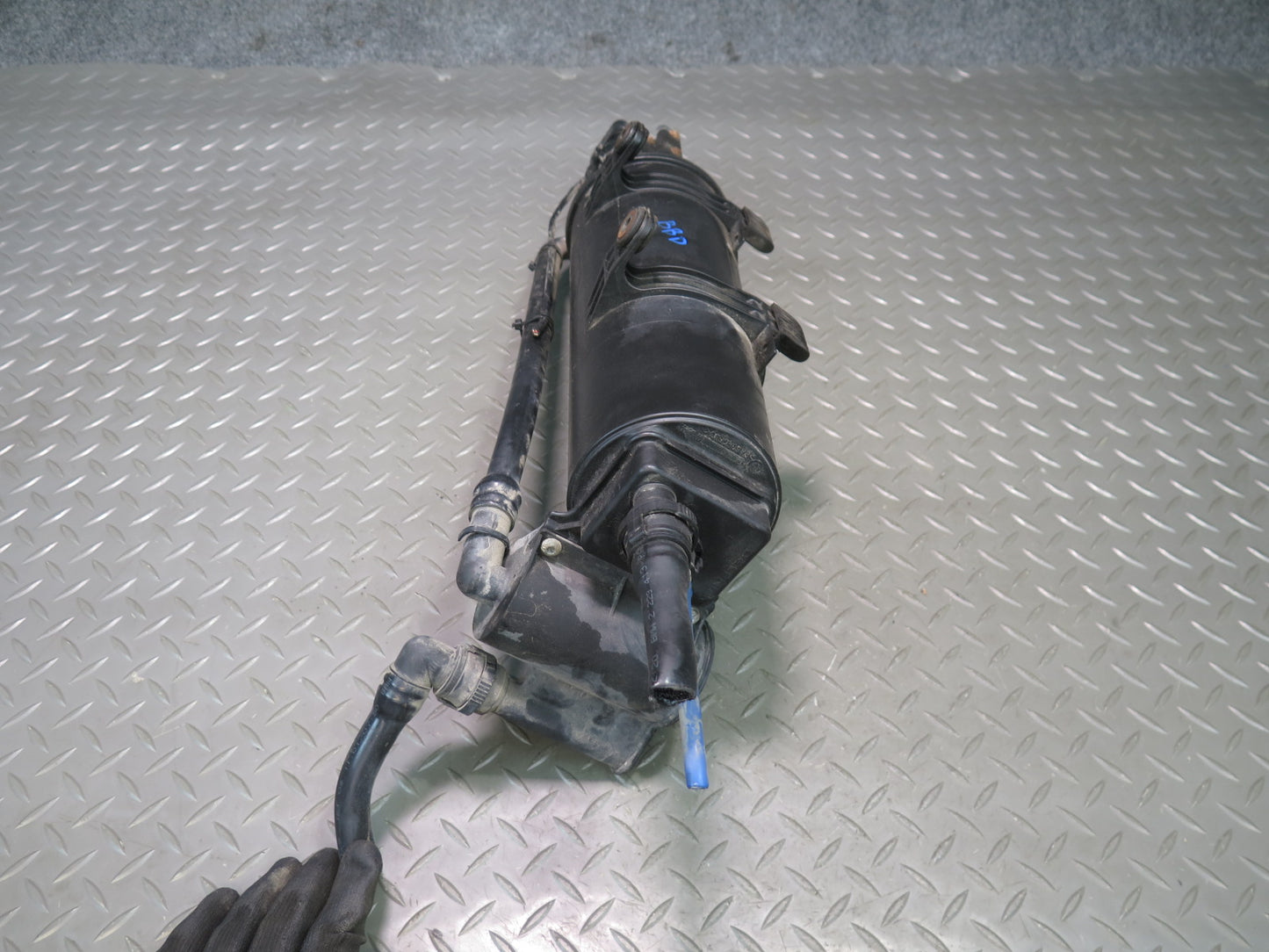 2001-2006 BMW E46 3-SERIES M54 S54 Fuel Evaporator Charcoal Vapor Canister