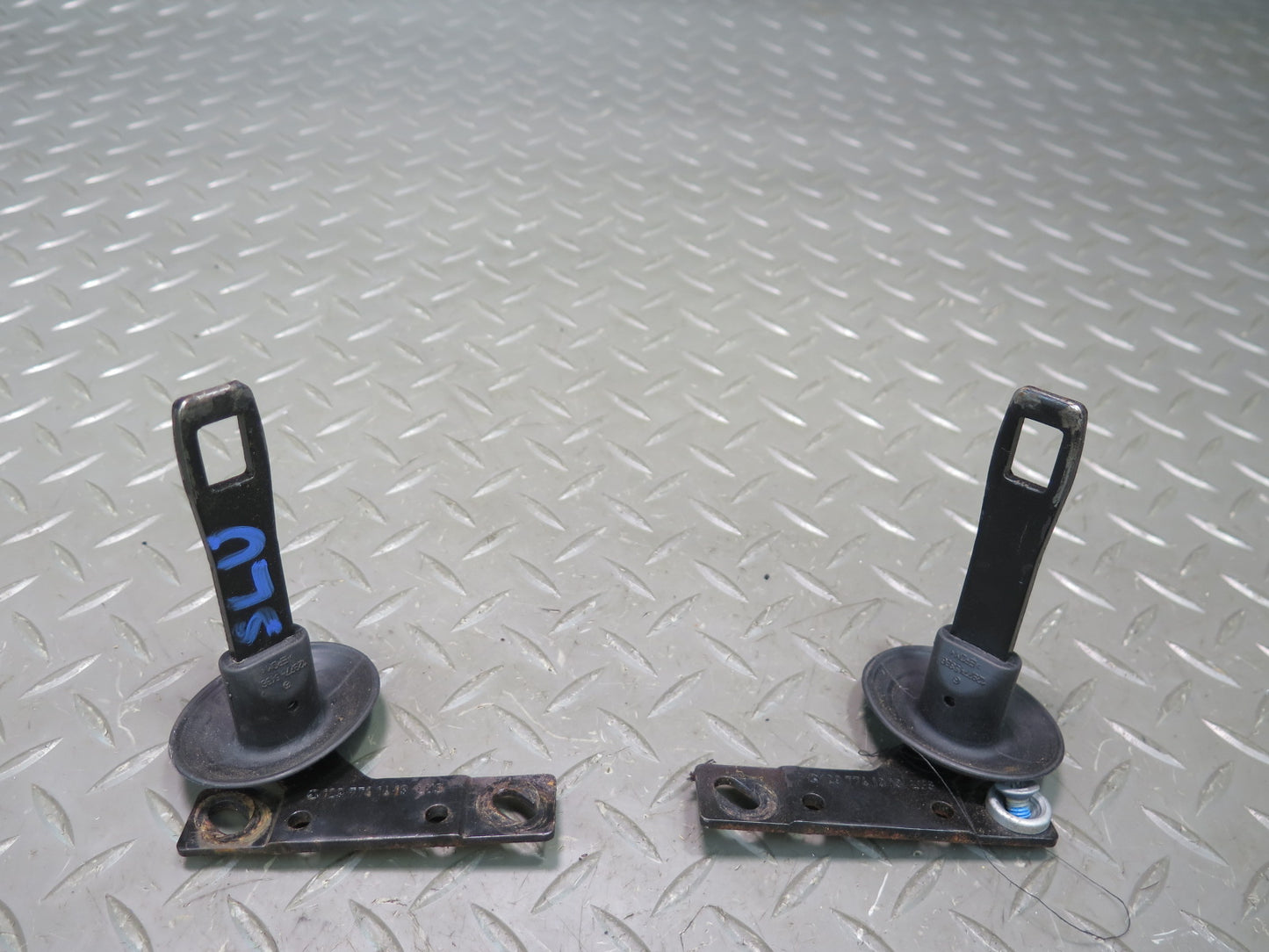 94-02 Mercedes R129 SL Convertible Set of 2 Soft TOP Roof Locking PIN Guide OEM