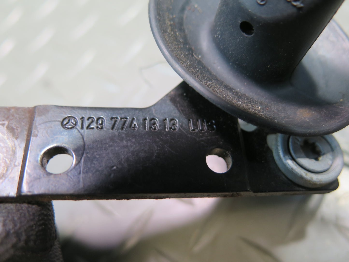 94-02 Mercedes R129 SL Convertible Set of 2 Soft TOP Roof Locking PIN Guide OEM