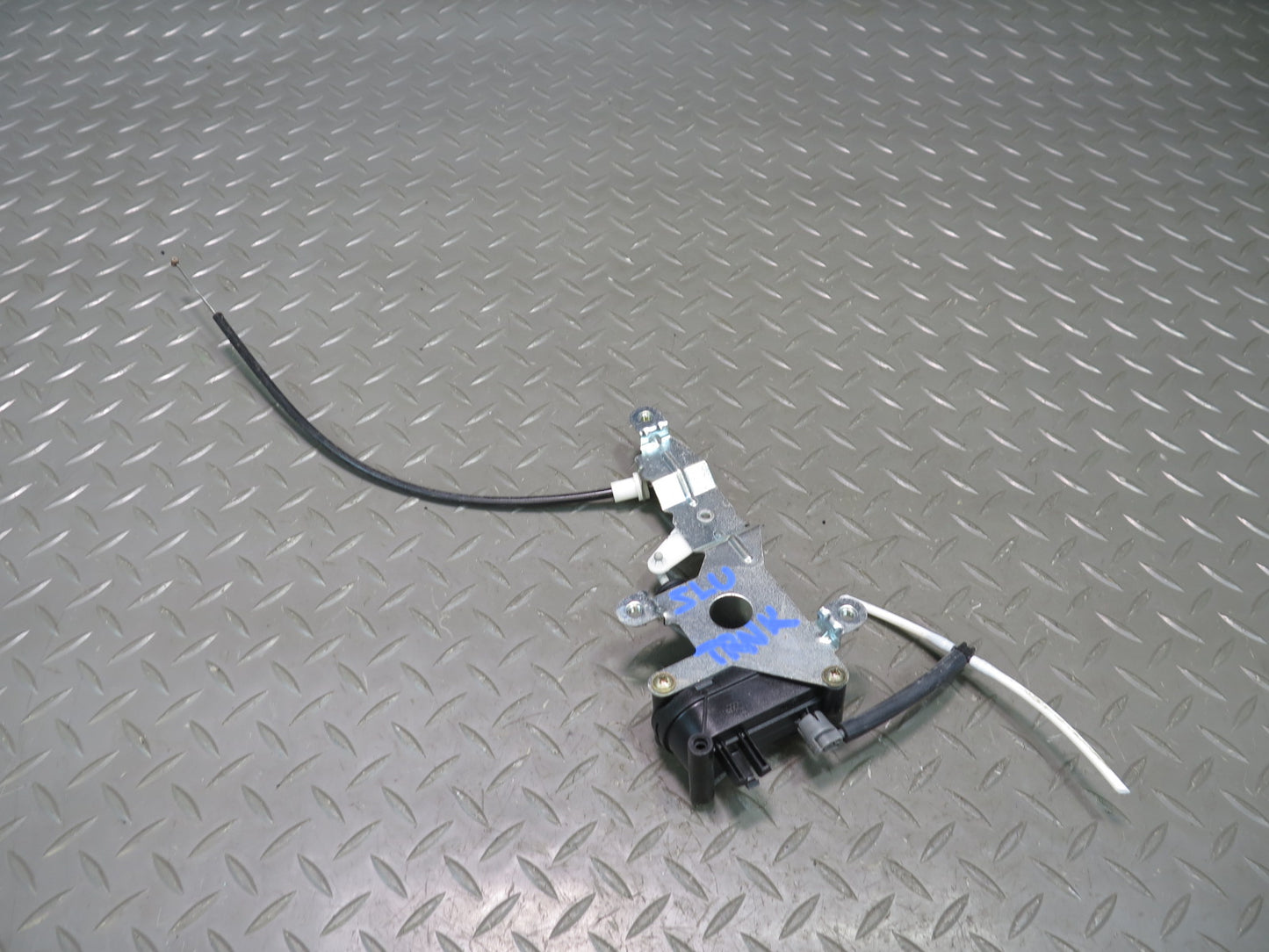 94-02 Mercedes R129 SL Rear Trunk Lid Lock Latch Actuator OEM