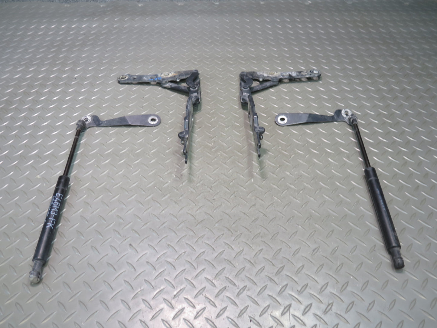 2001-2006 BMW E46 M3 3-SERIES Front Hood Hinge Shock Support Set