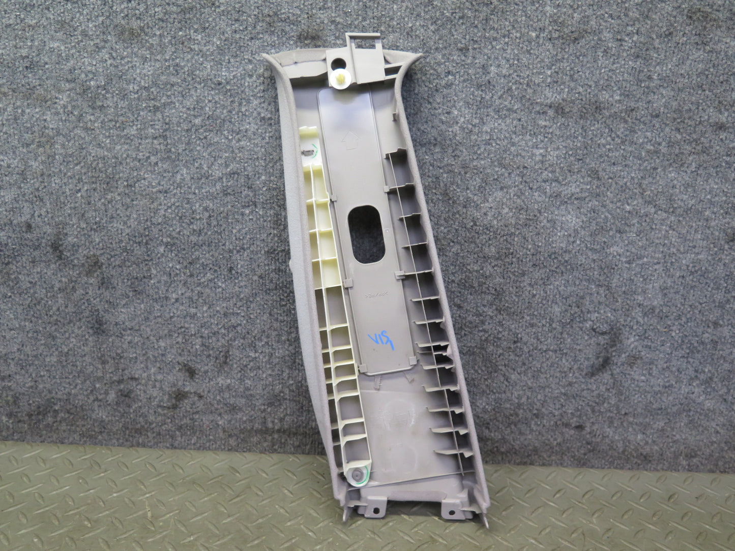 03-05 Lexus JCE10L IS300 Set of 2 Center B Pillar Upper Trim Cover Panel OEM