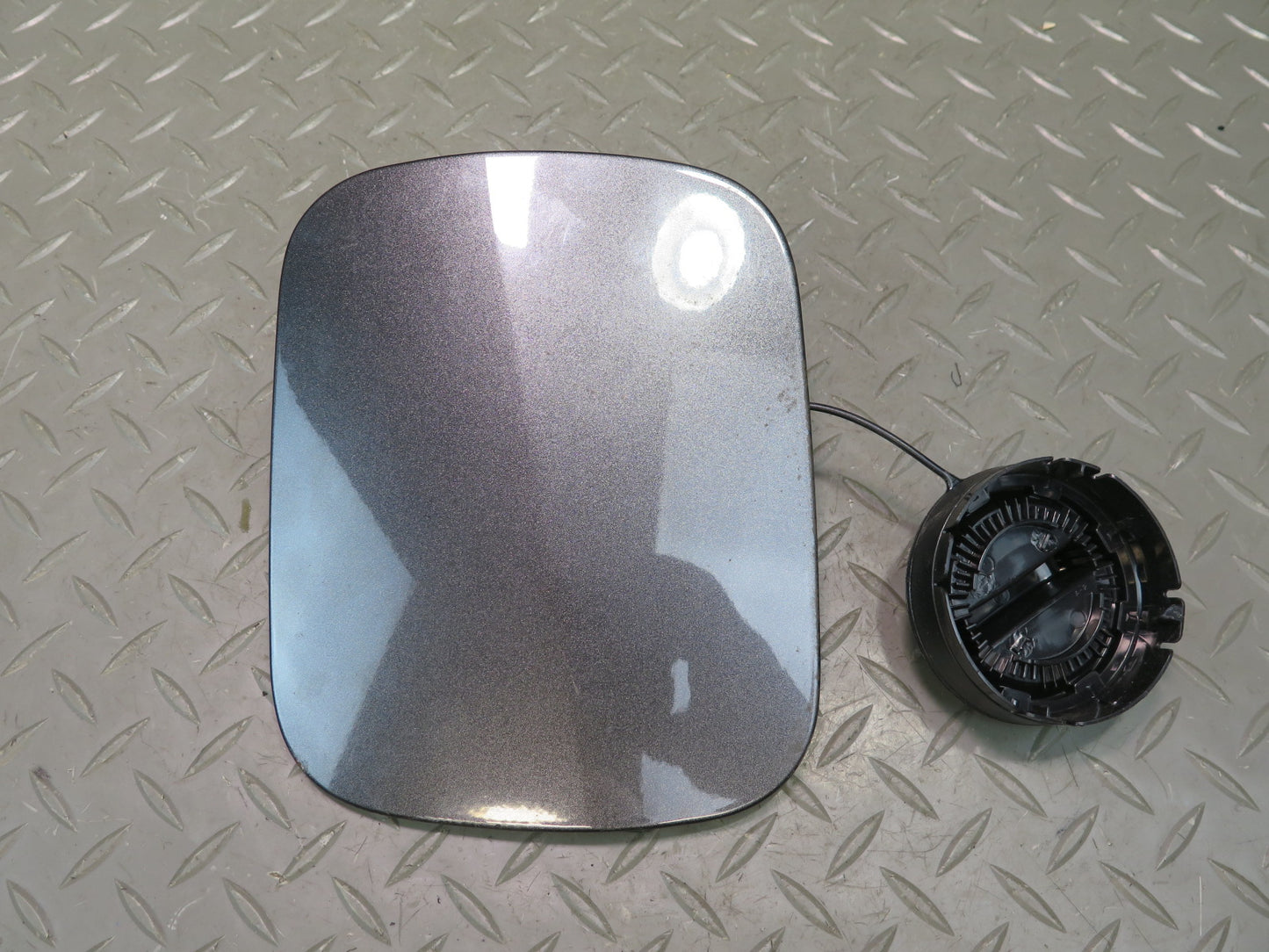 01-05 Lexus JCE10L IS300 Sedan Fuel Tank Filler Door Lid Cover Gray w Cap OEM