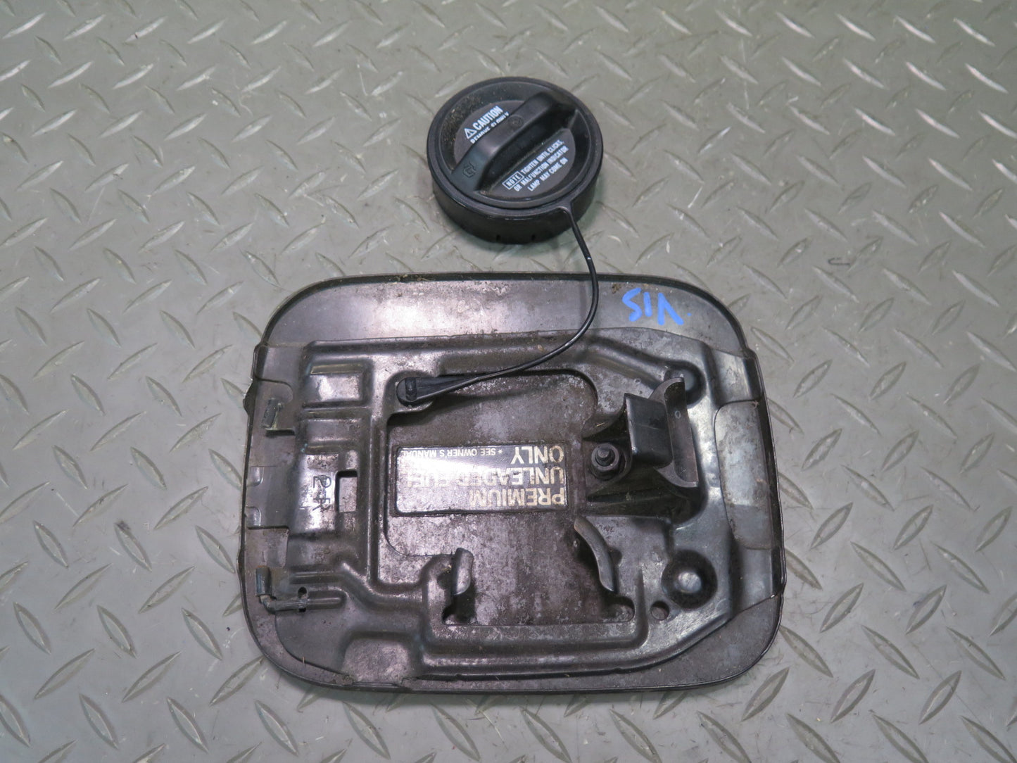 01-05 Lexus JCE10L IS300 Sedan Fuel Tank Filler Door Lid Cover Gray w Cap OEM