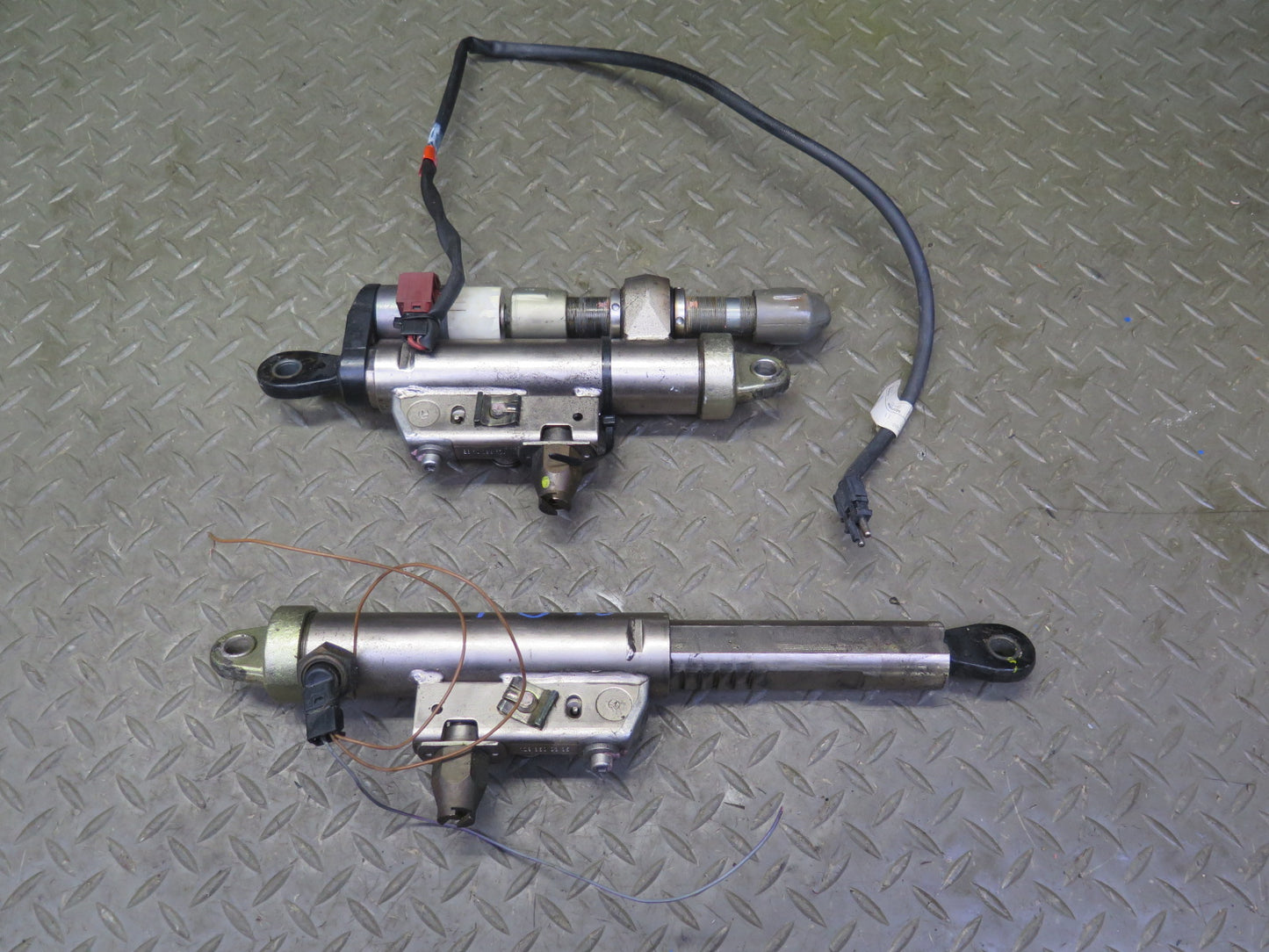 96-02 Mercedes R129 SL Convertible TOP Roof Hydraulic Cylinder Valve Block Set