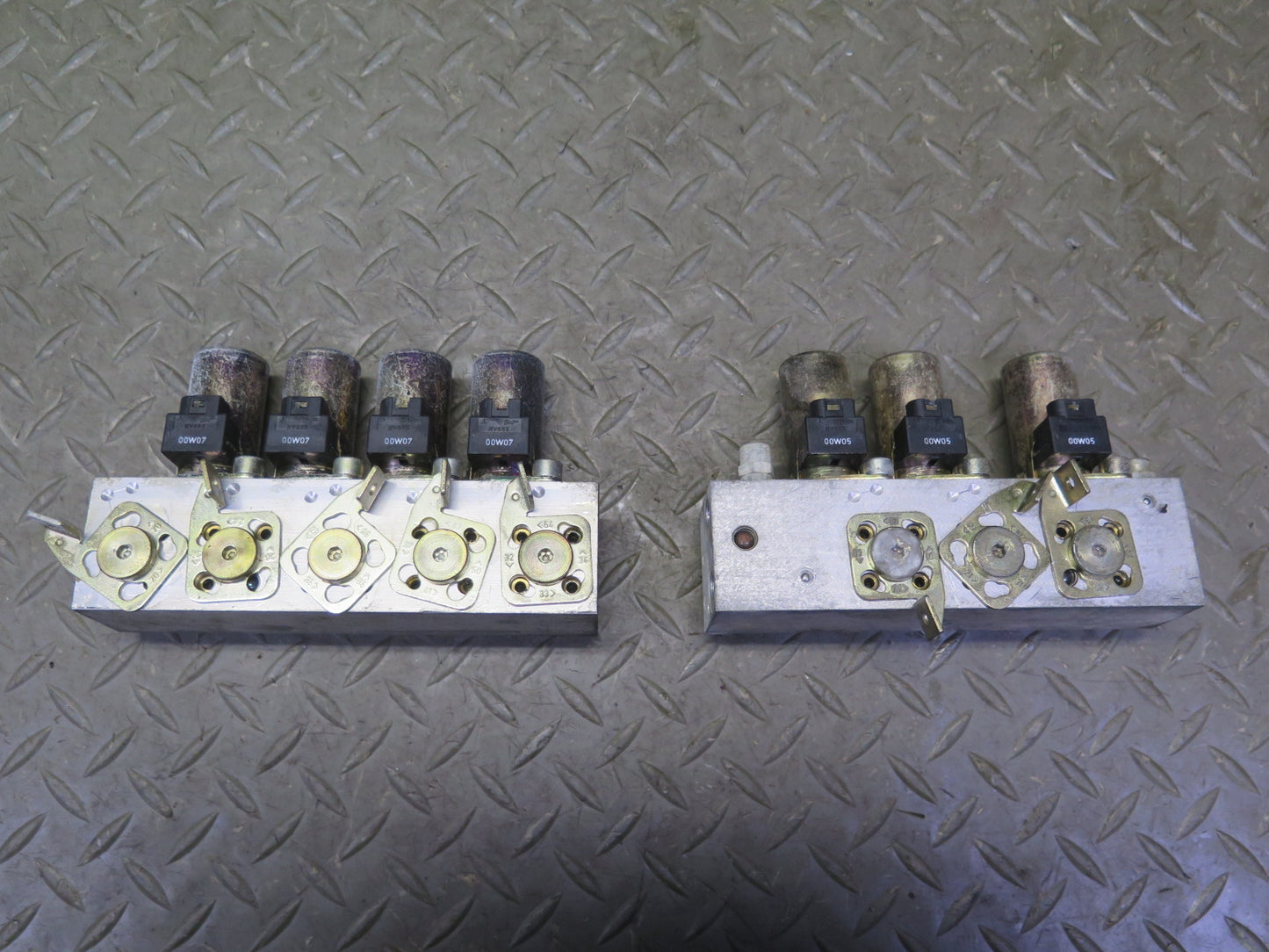 96-02 Mercedes R129 SL Convertible TOP Roof Hydraulic Cylinder Valve Block Set
