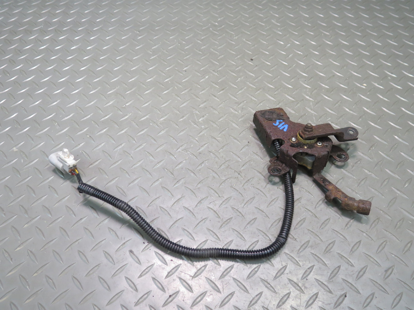 01-05 Lexus JCE10L IS300 Front Left Suspension Height Sensor OEM