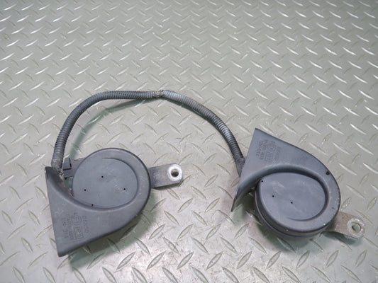 01-05 Lexus JCE10L IS300 Set of 2 High & Low Tone Note Pitch Horn Signal OEM