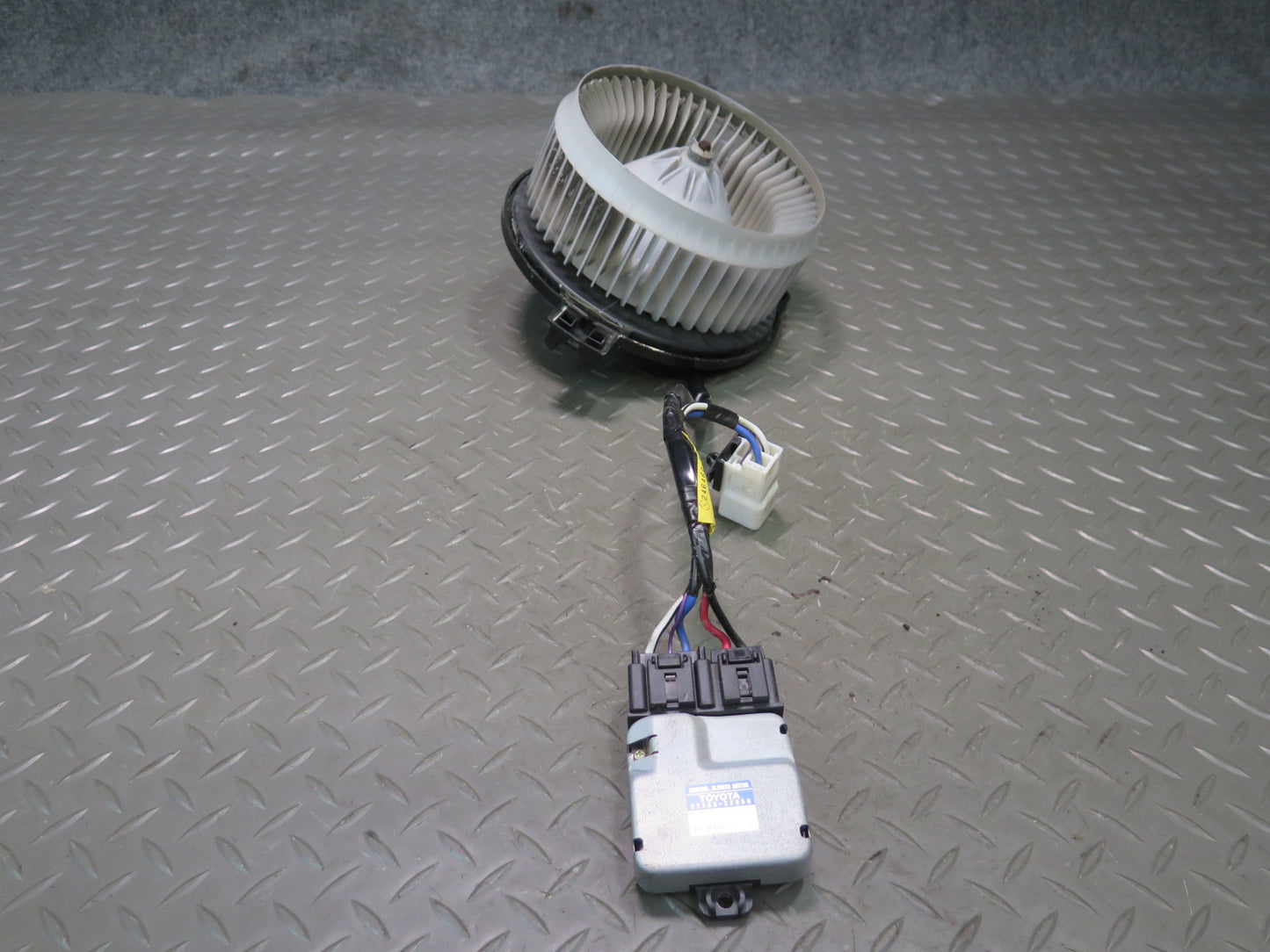 01-05 Lexus JCE10L IS300 A/C Heater Blower Motor Fan w Control Module Set OEM