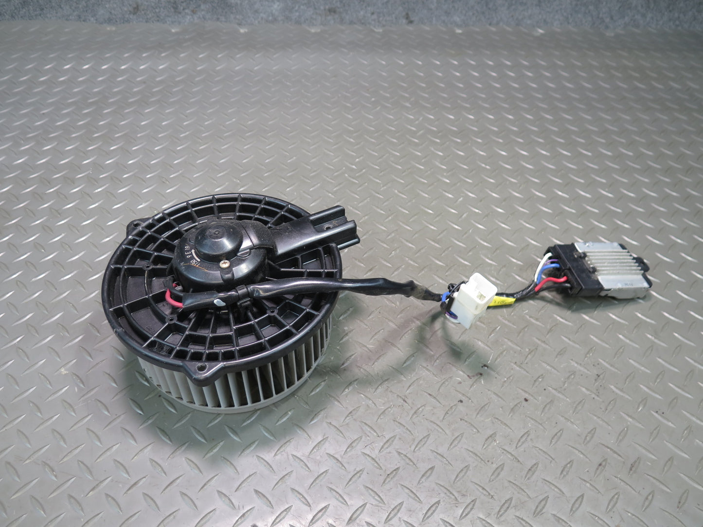 01-05 Lexus JCE10L IS300 A/C Heater Blower Motor Fan w Control Module Set OEM