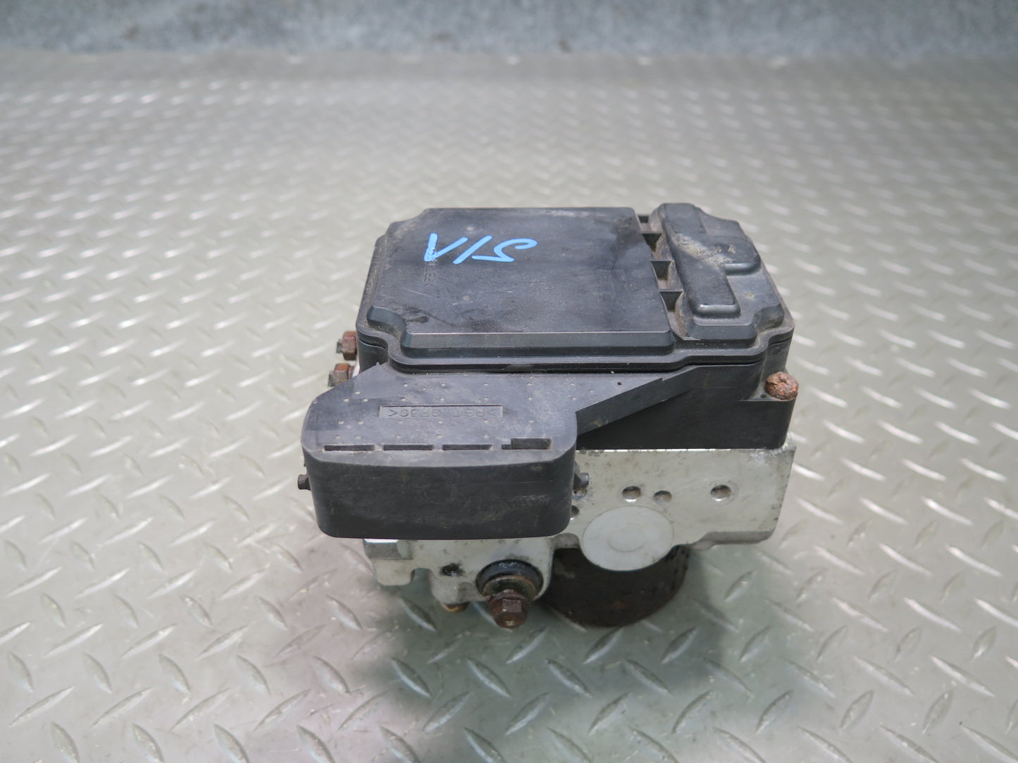 02-05 Lexus JCE10L IS300 Anti Lock Brake ABS Pump Module 44540-53020 OEM