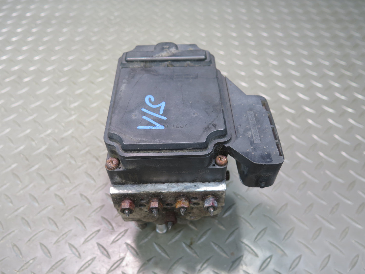 02-05 Lexus JCE10L IS300 Anti Lock Brake ABS Pump Module 44540-53020 OEM