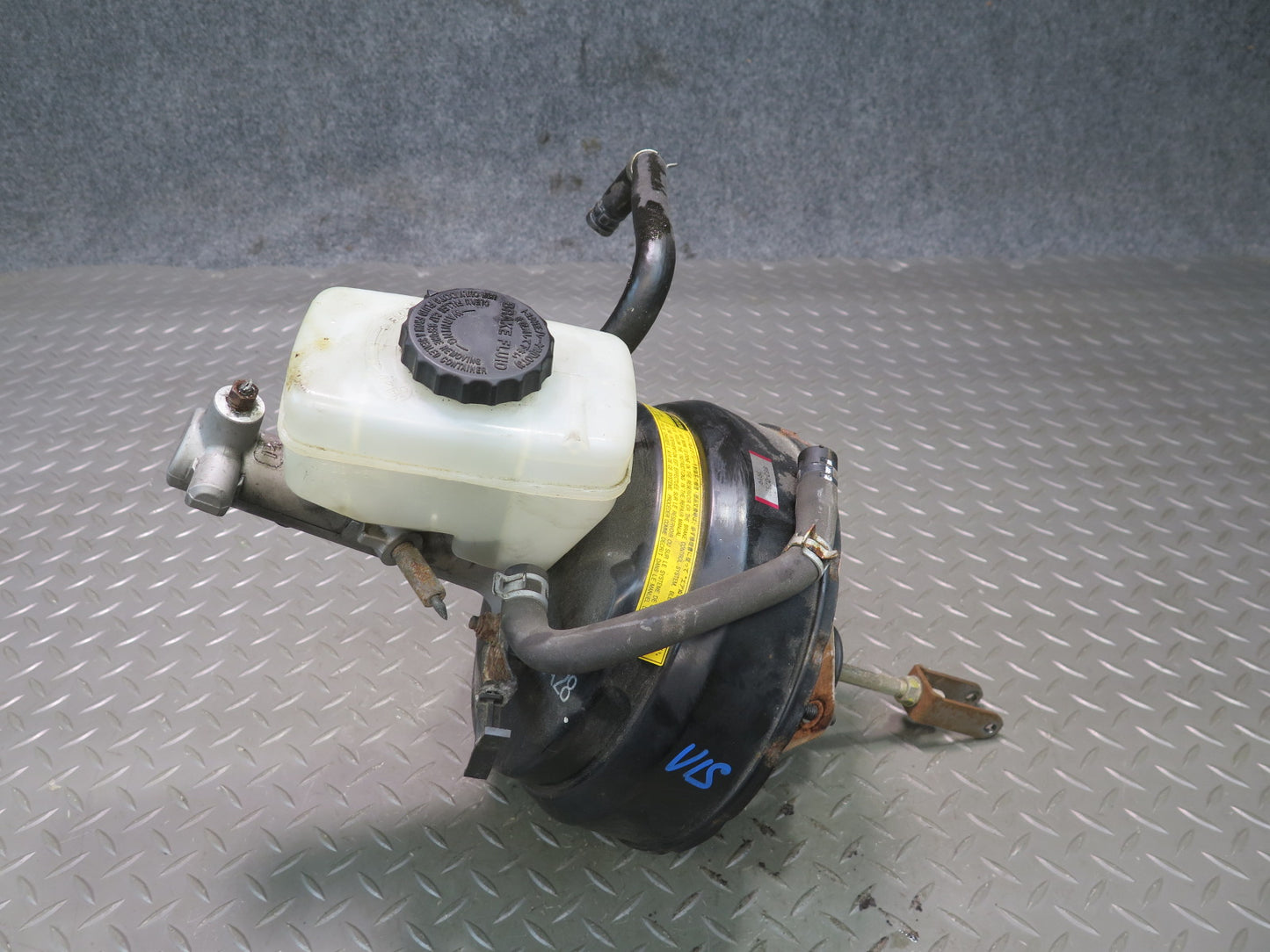 02-05 Lexus JCE10L IS300 Brake Master Cylinder Booster Fluid Reservoir OEM