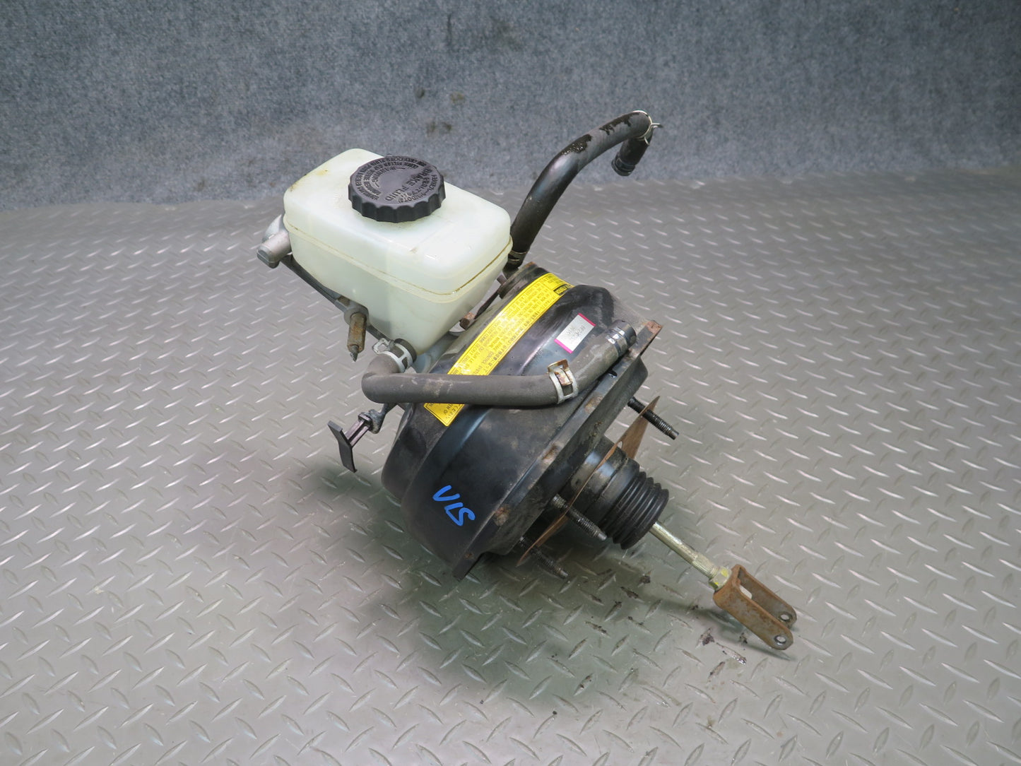 02-05 Lexus JCE10L IS300 Brake Master Cylinder Booster Fluid Reservoir OEM