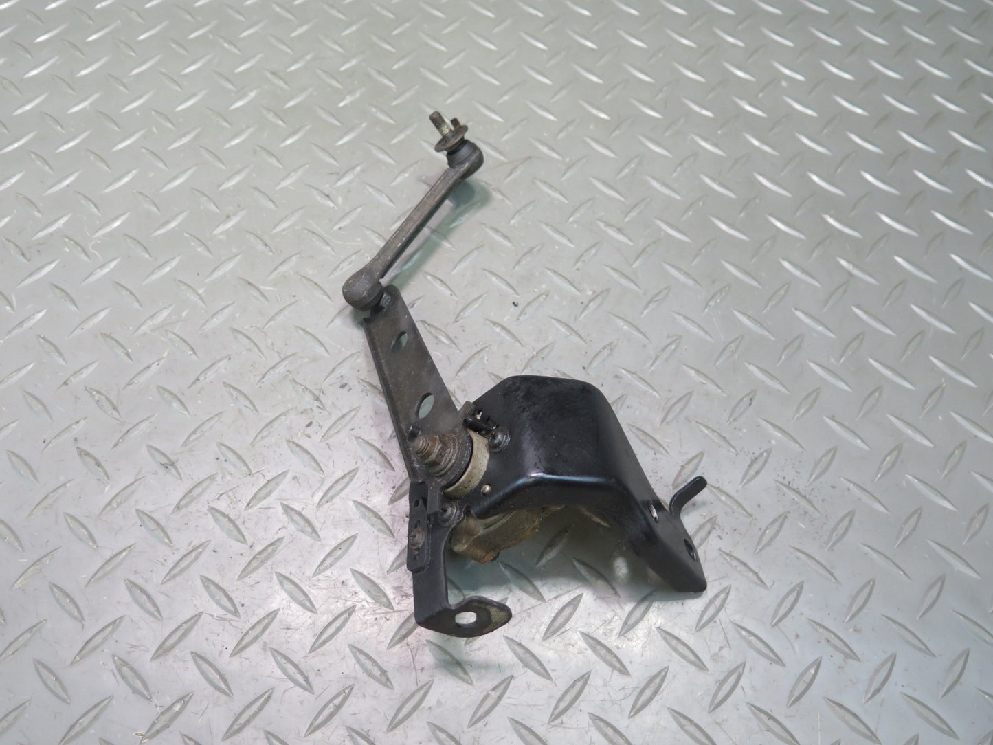 03-07 Lexus UZJ100L LX470 Rear Left Suspension Height Level Sensor