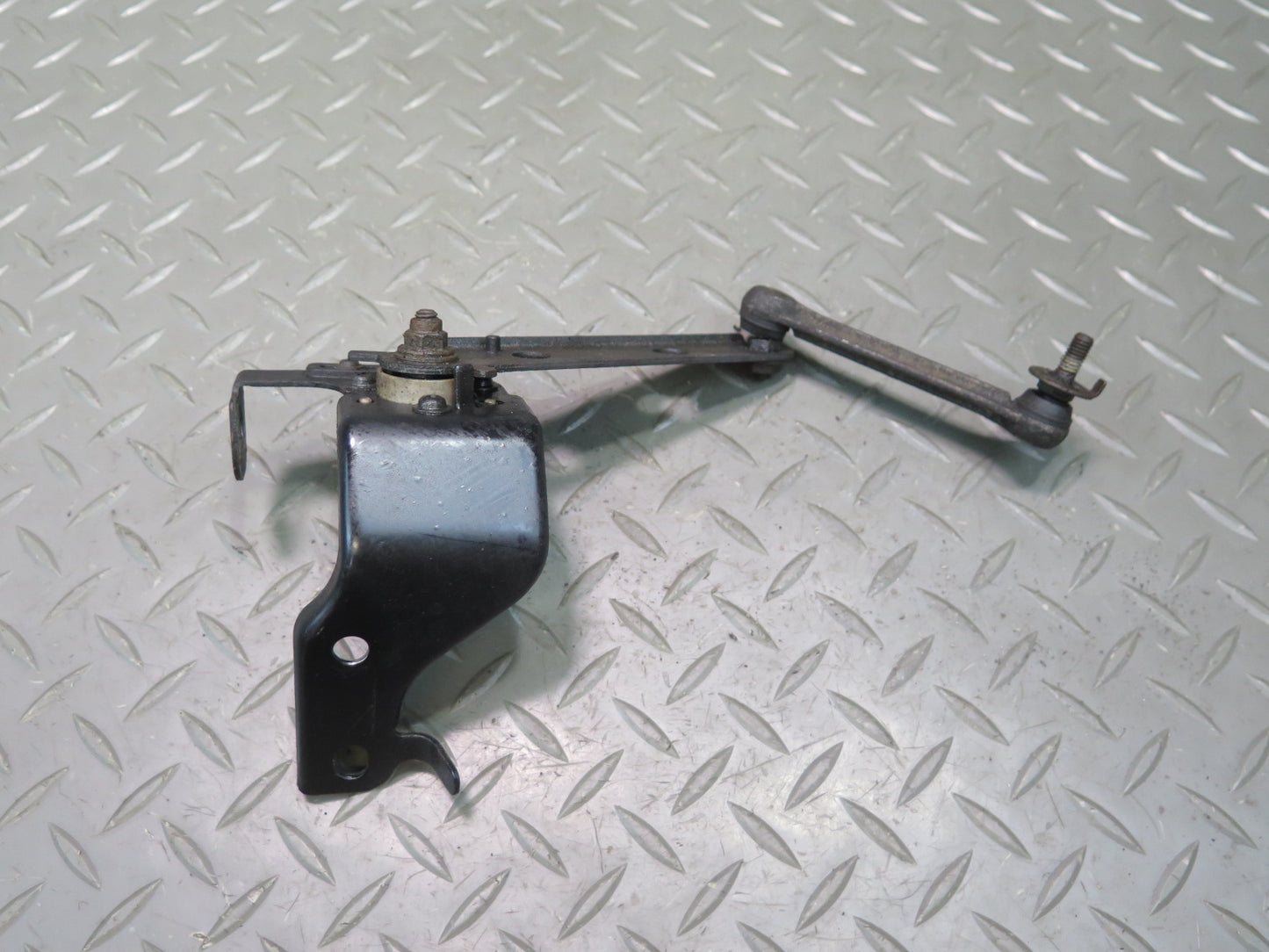 03-07 Lexus UZJ100L LX470 Rear Left Suspension Height Level Sensor