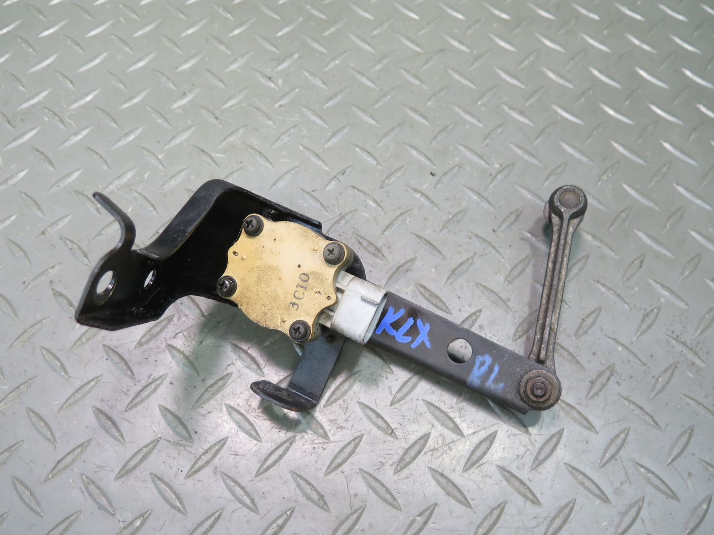 03-07 Lexus UZJ100L LX470 Rear Left Suspension Height Level Sensor