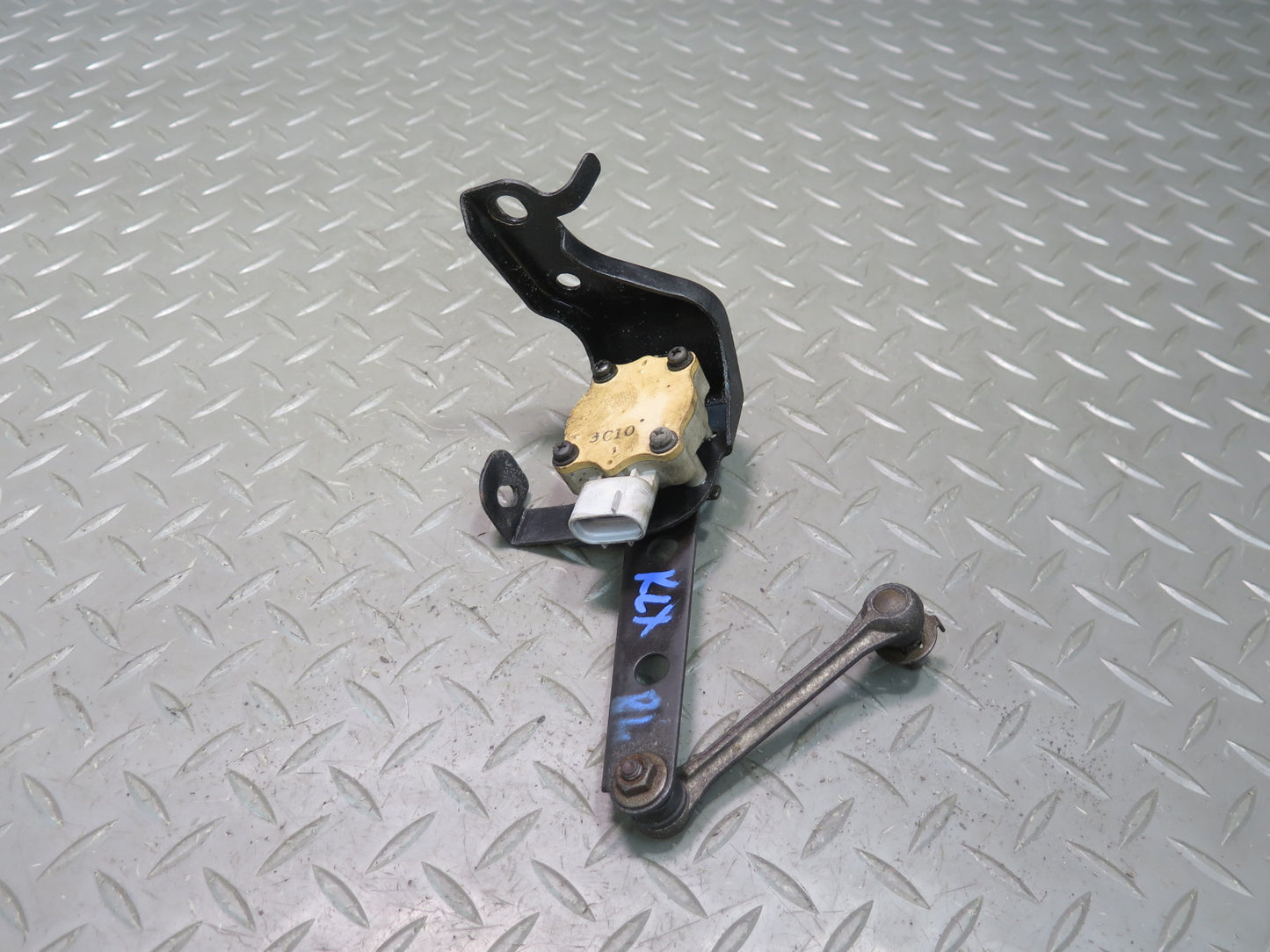 03-07 Lexus UZJ100L LX470 Rear Left Suspension Height Level Sensor