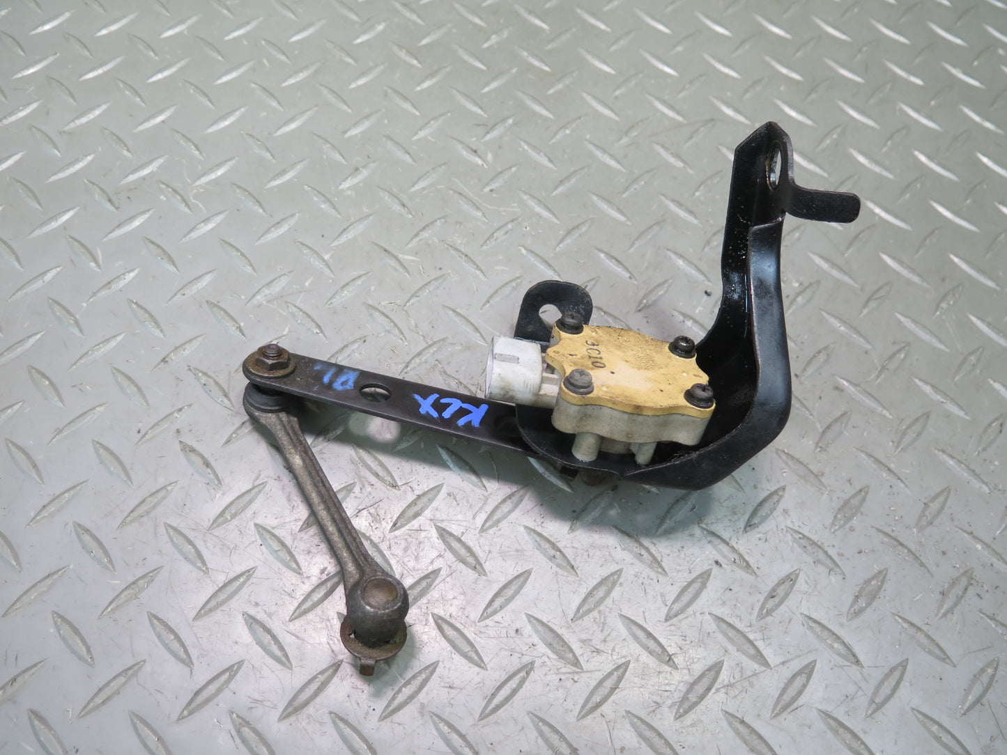03-07 Lexus UZJ100L LX470 Rear Left Suspension Height Level Sensor