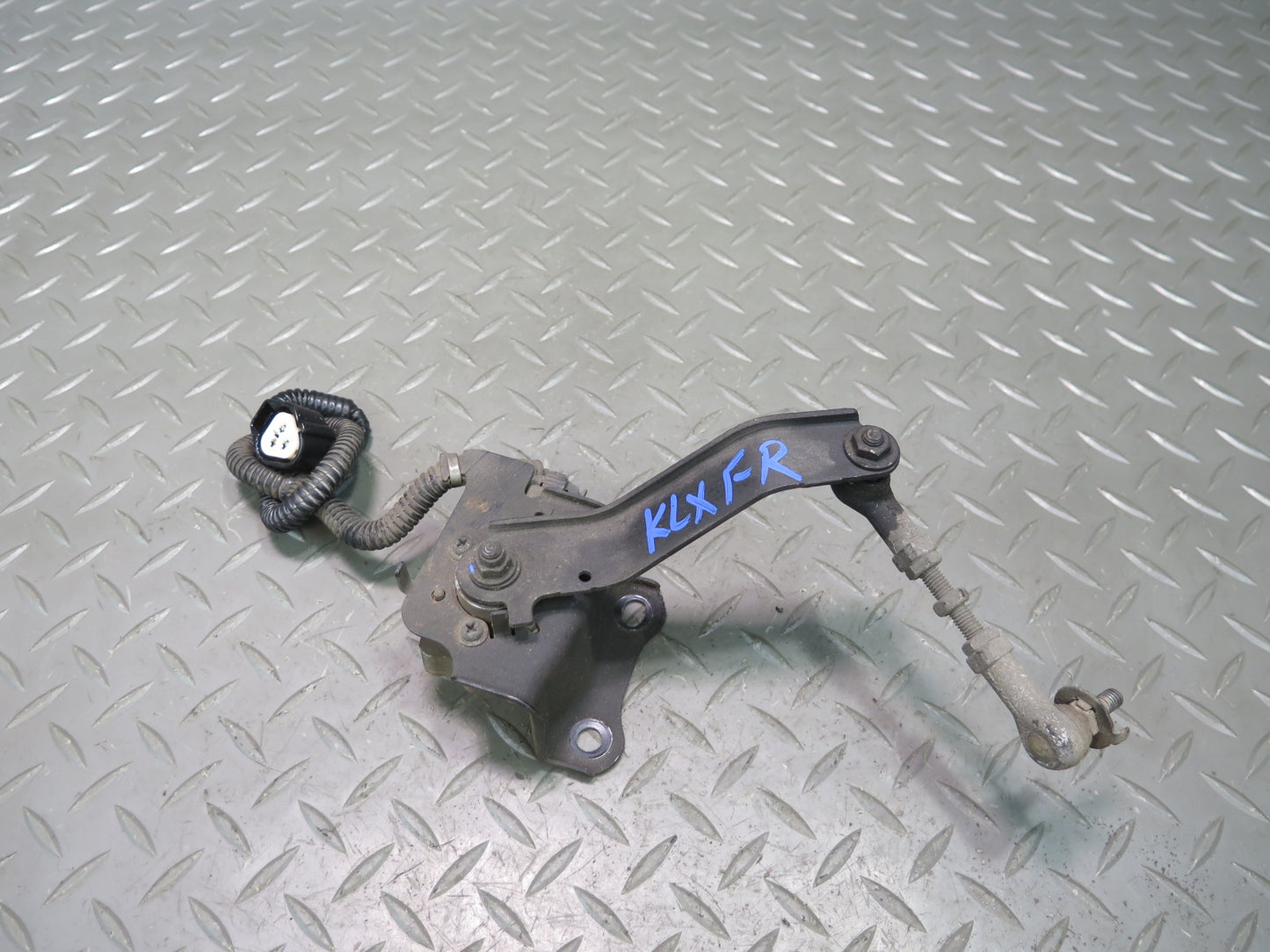 03-07 Lexus UZJ100L LX470 Front Right Suspension Height Level Sensor