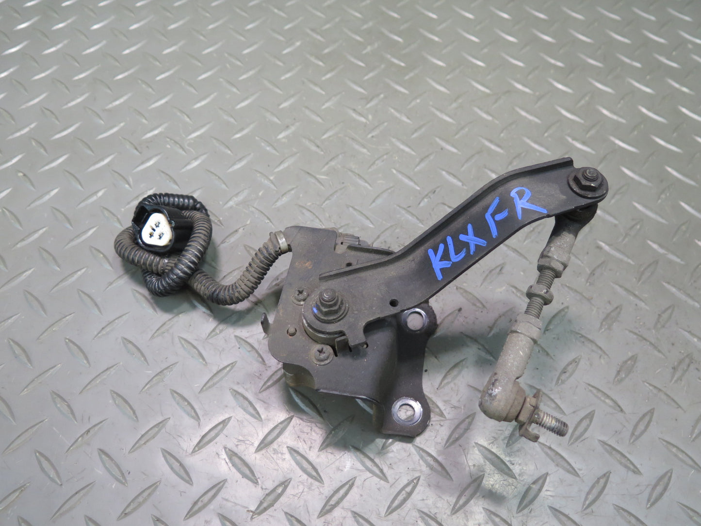 03-07 Lexus UZJ100L LX470 Front Right Suspension Height Level Sensor