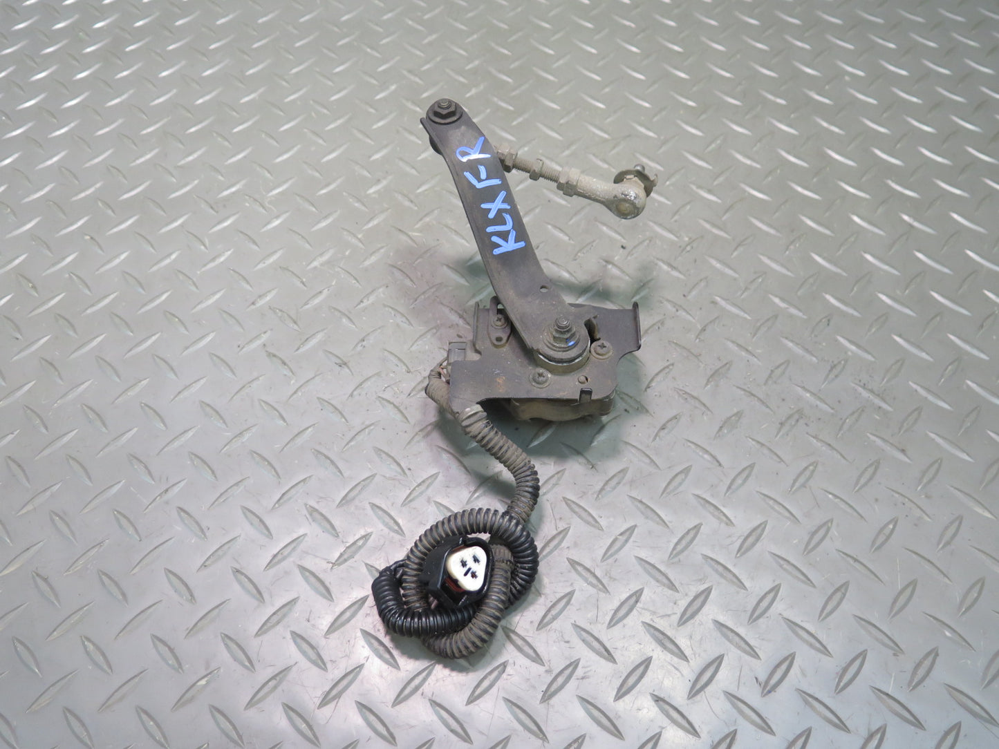 03-07 Lexus UZJ100L LX470 Front Right Suspension Height Level Sensor