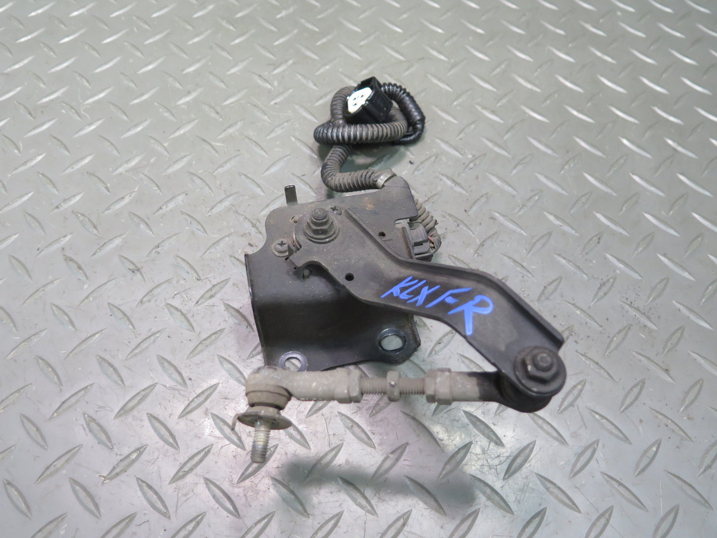 03-07 Lexus UZJ100L LX470 Front Right Suspension Height Level Sensor