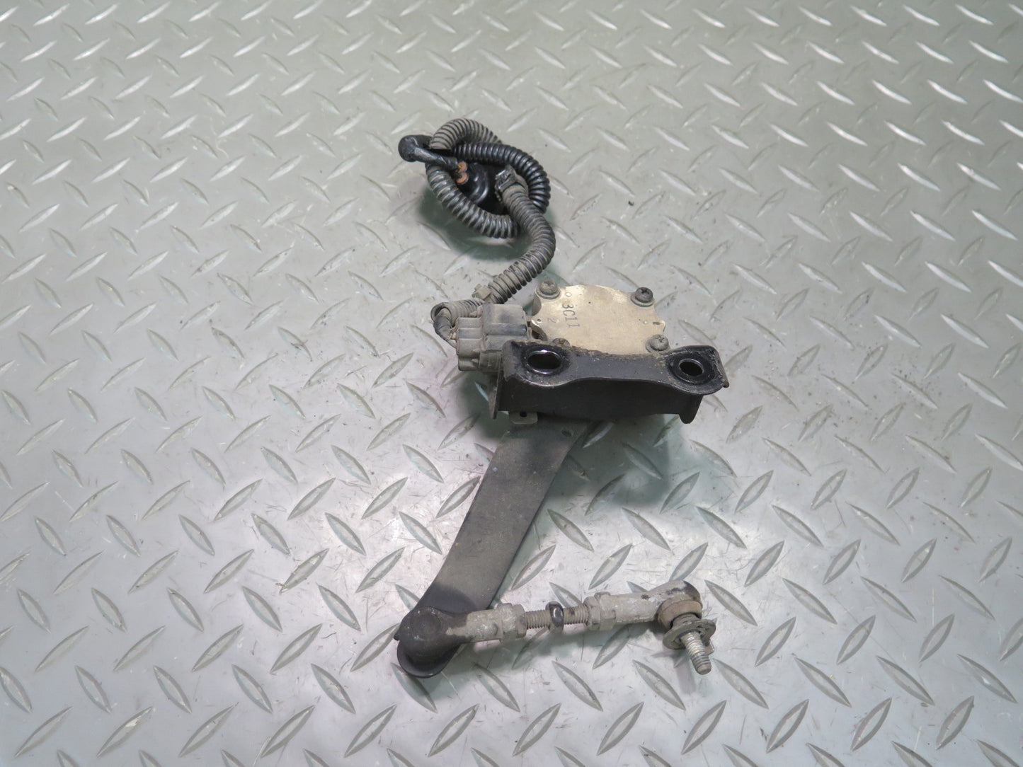 03-07 Lexus UZJ100L LX470 Front Right Suspension Height Level Sensor