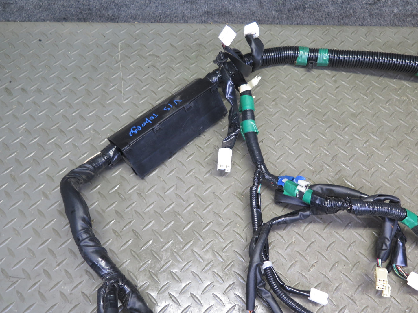 2004 Lexus JCE10L IS300 M/T Dash Instrument Panel Wire Wiring Harness OEM