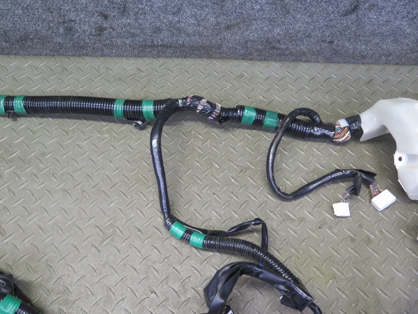 2004 Lexus JCE10L IS300 M/T Dash Instrument Panel Wire Wiring Harness OEM