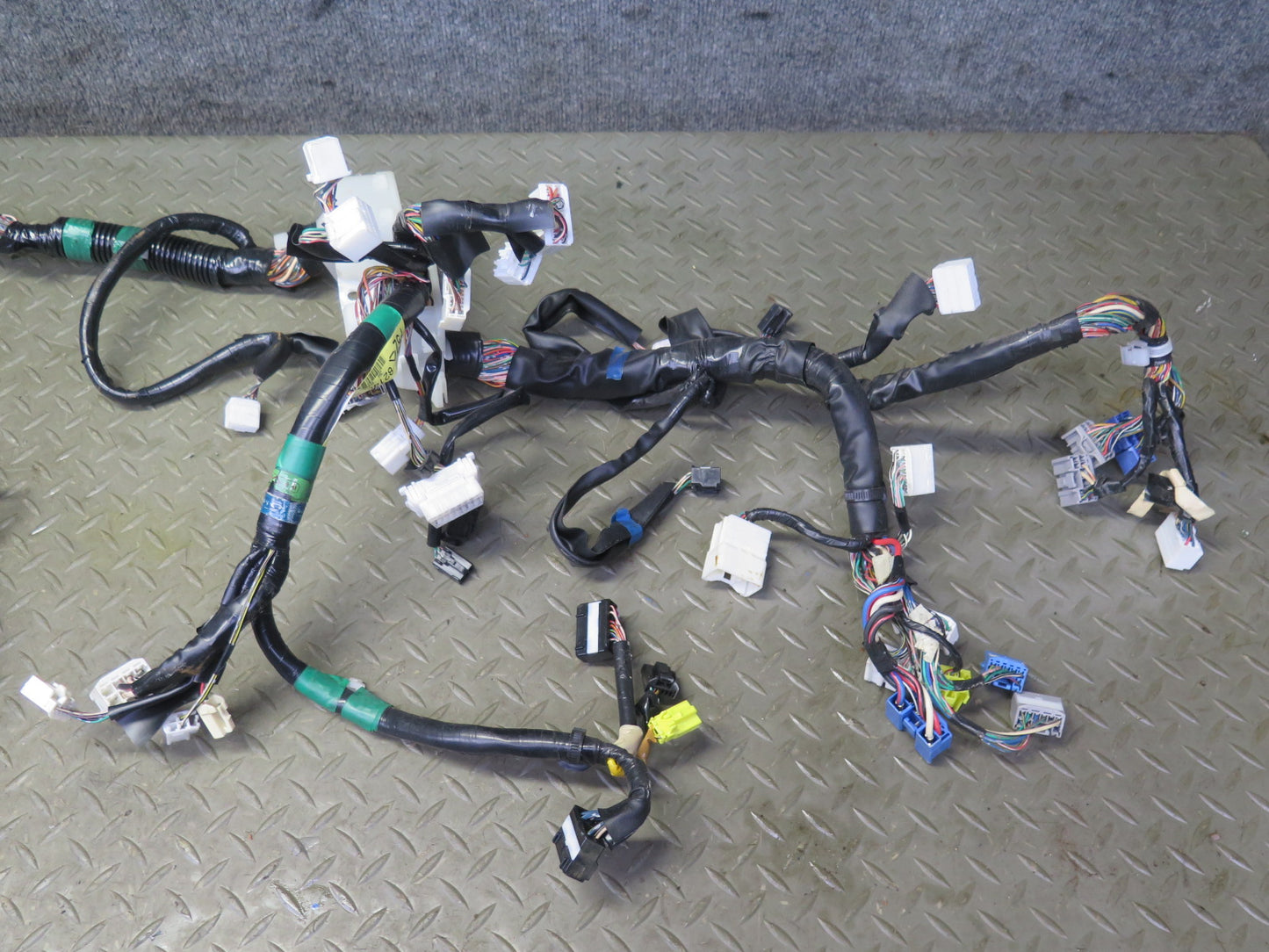 2004 Lexus JCE10L IS300 M/T Dash Instrument Panel Wire Wiring Harness OEM