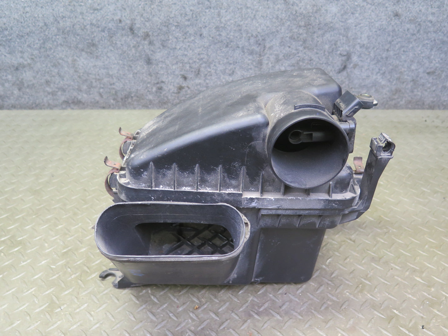01-05 Lexus GS430 Air Intake Cleaner Filter Box w MAF Sensor & Duct Assy OEM