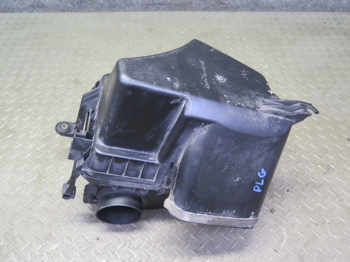 01-05 Lexus GS430 Air Intake Cleaner Filter Box w MAF Sensor & Duct Assy OEM
