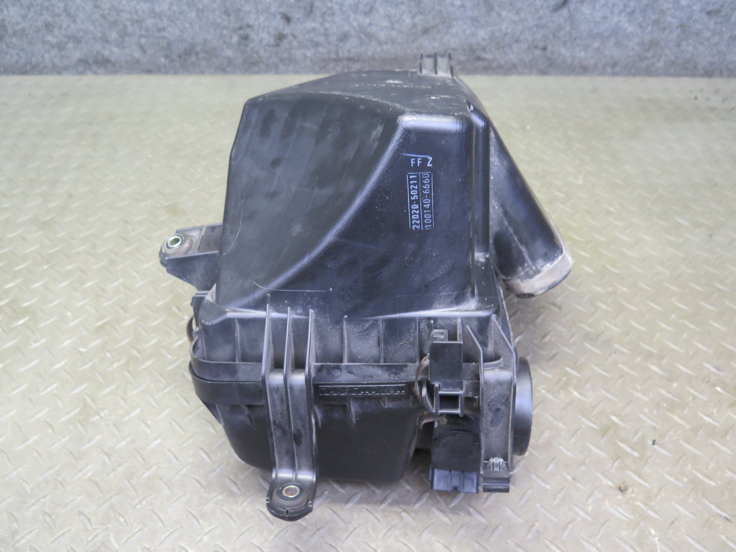 01-05 Lexus GS430 Air Intake Cleaner Filter Box w MAF Sensor & Duct Assy OEM