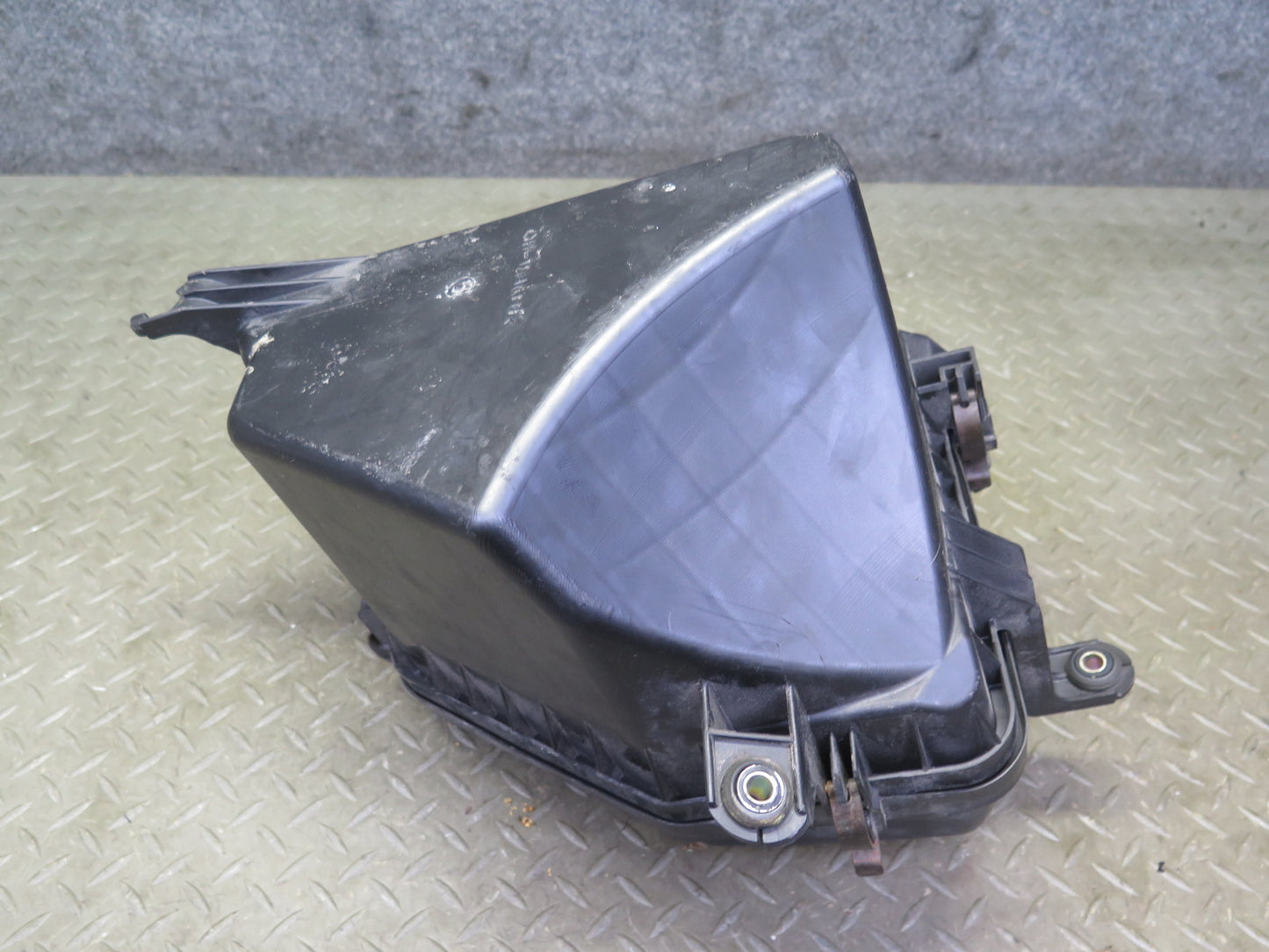 01-05 Lexus GS430 Air Intake Cleaner Filter Box w MAF Sensor & Duct Assy OEM