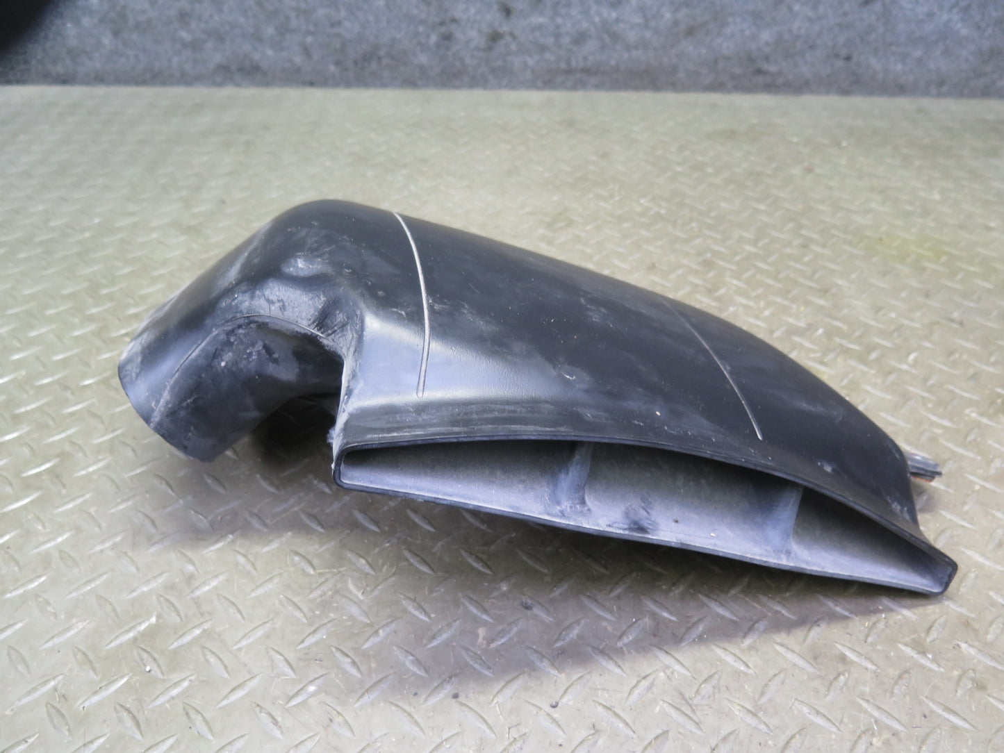 01-05 Lexus GS430 Air Intake Cleaner Filter Box w MAF Sensor & Duct Assy OEM