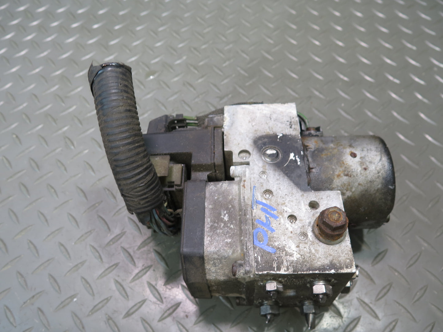 2003-2007 Hummer H2 ABS Anti Lock Brake Actuator Pump Motor Unit Module